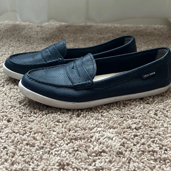 Slightly worn cole haan driving loafers Men main image 3